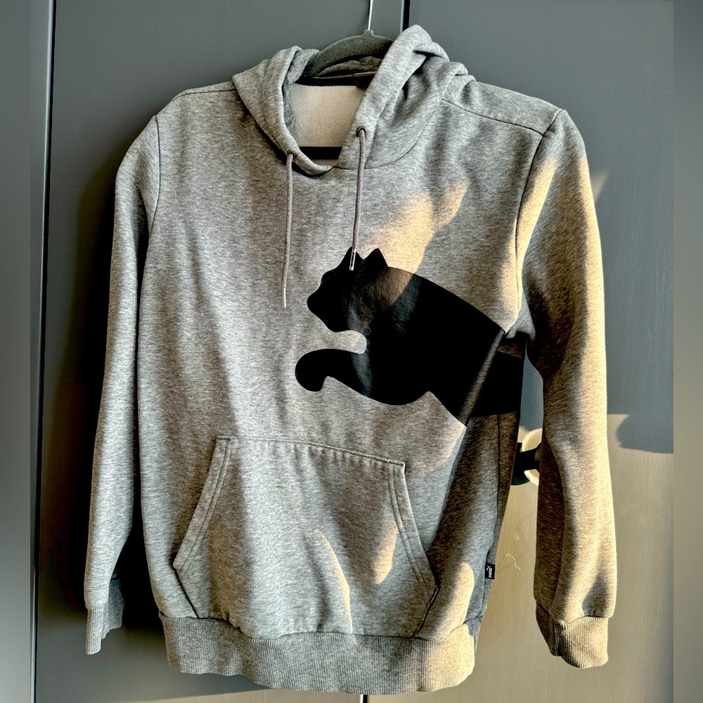 PUMA HOODIE - Size Small